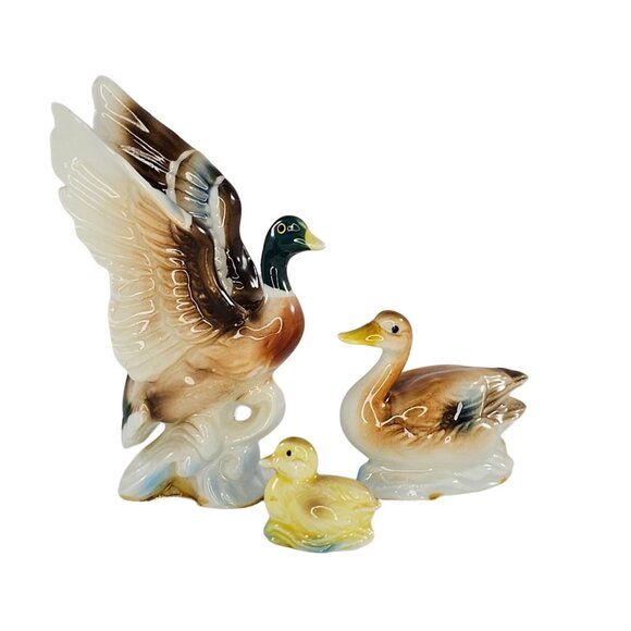 Vintage Bone China Japan Duck Family Mallard Duckling Miniature Figurine Set - Picture 1 of 10